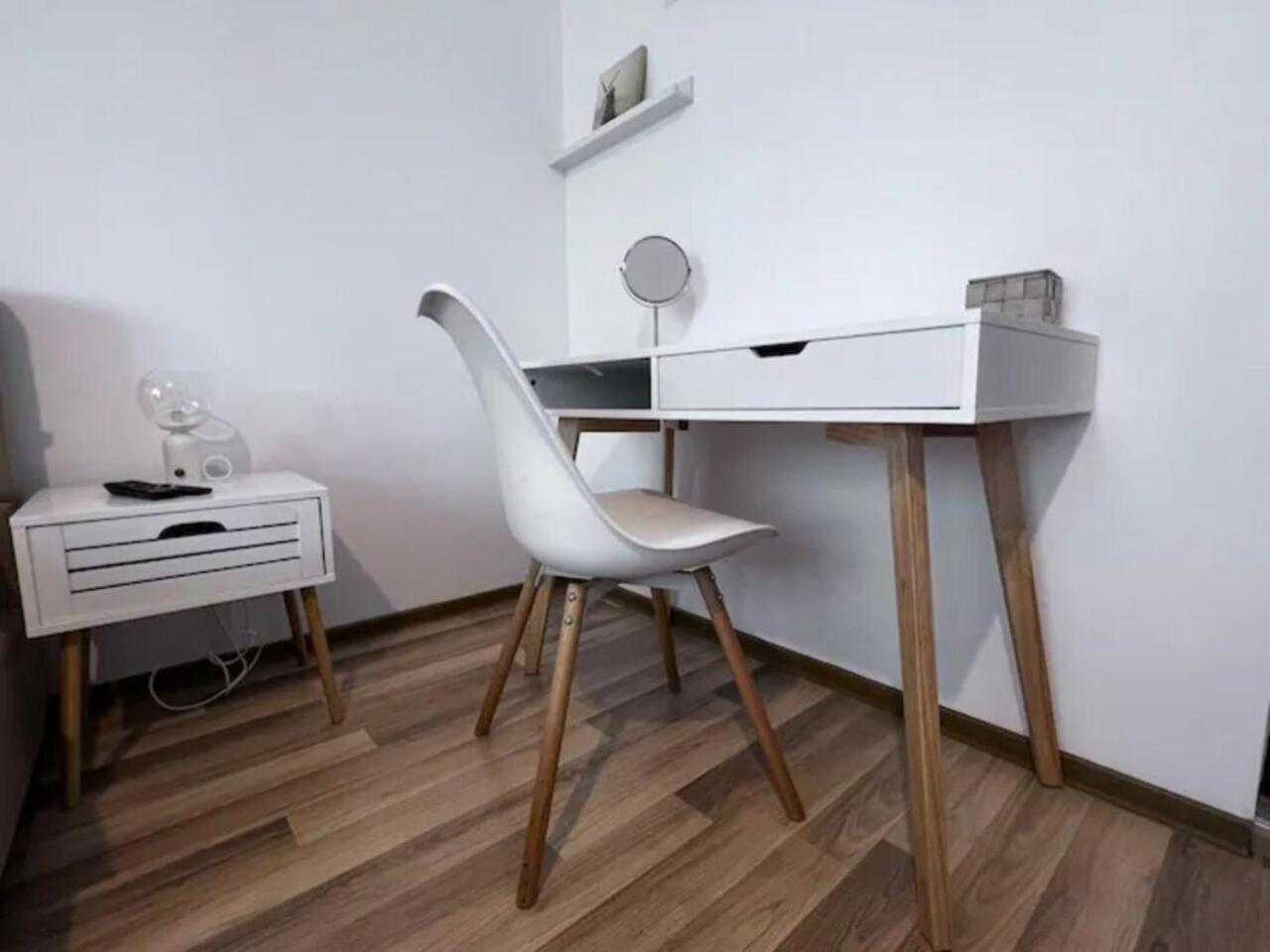 Vila Luminoasa Cu Curte Privata Bucarest Exterior foto