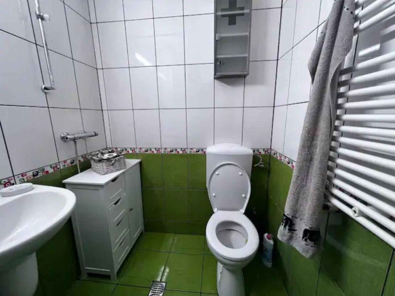 Vila Luminoasa Cu Curte Privata Bucarest Exterior foto