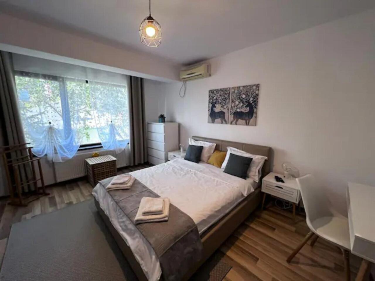 Vila Luminoasa Cu Curte Privata Bucarest Exterior foto