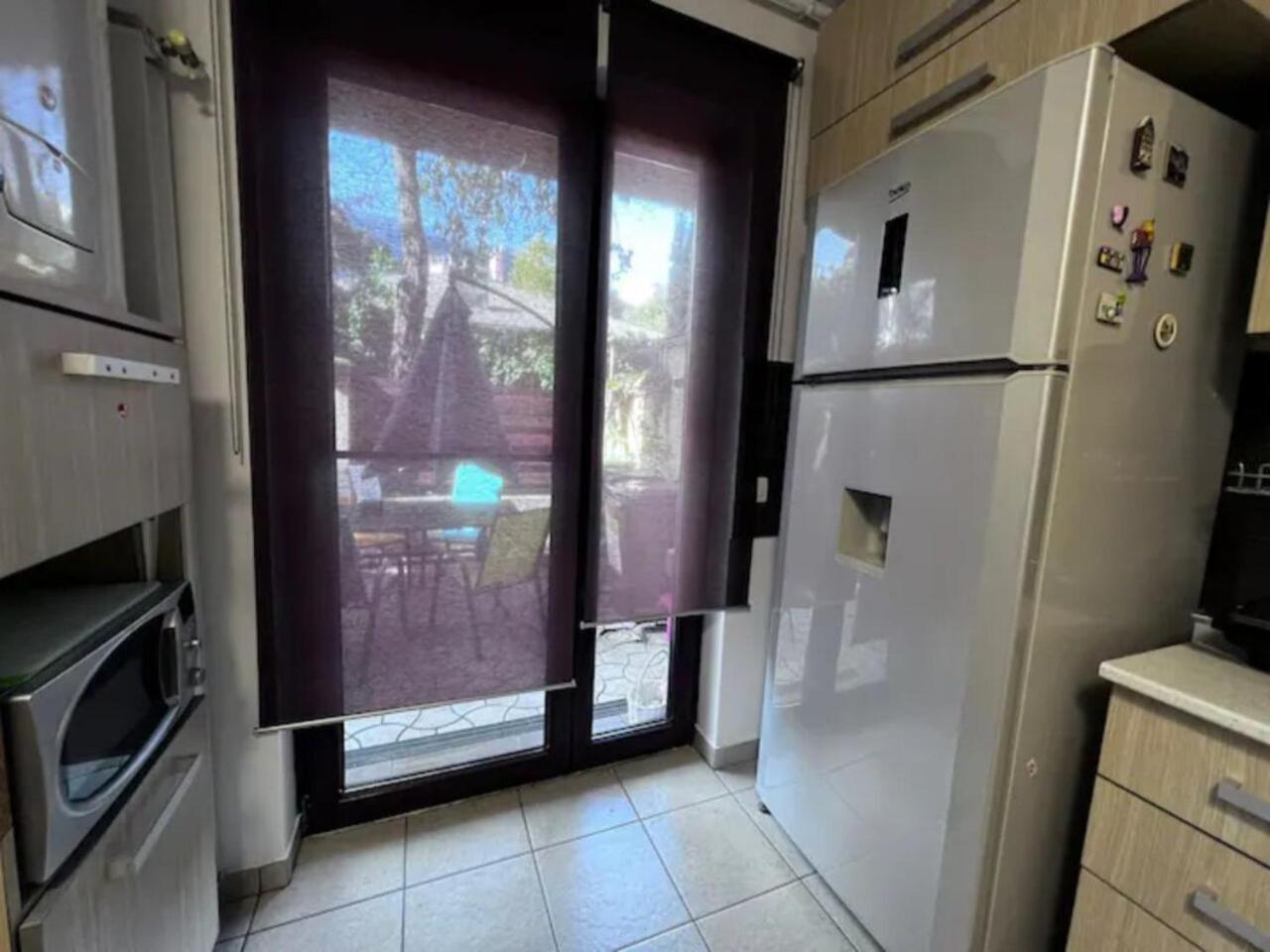 Vila Luminoasa Cu Curte Privata Bucarest Exterior foto
